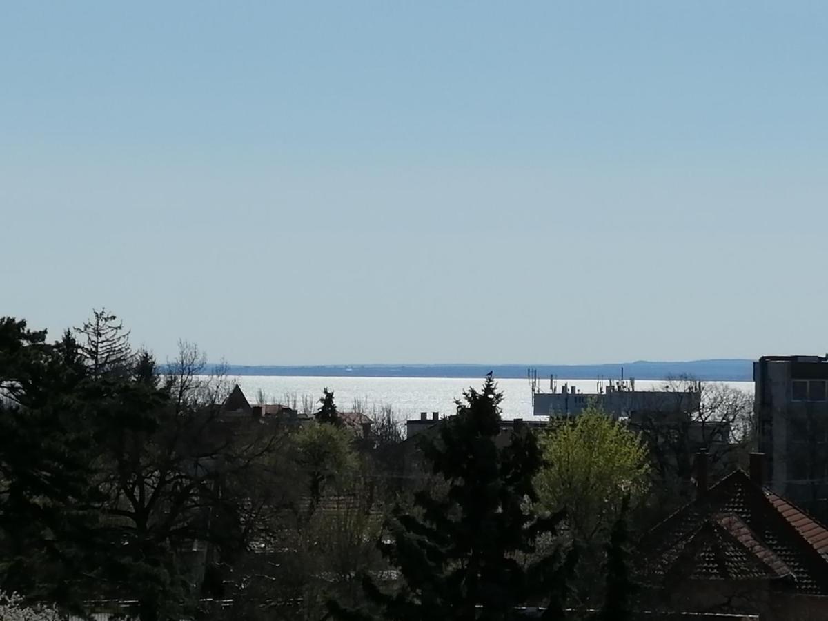Lux Apartman Balatonfured Bagian luar foto
