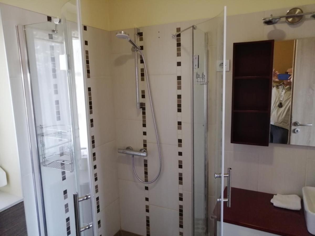Lux Apartman Balatonfured Bagian luar foto
