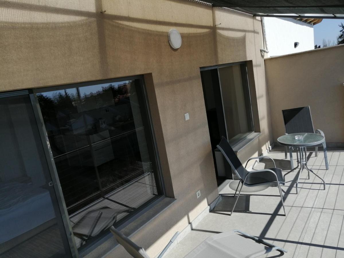 Lux Apartman Balatonfured Bagian luar foto