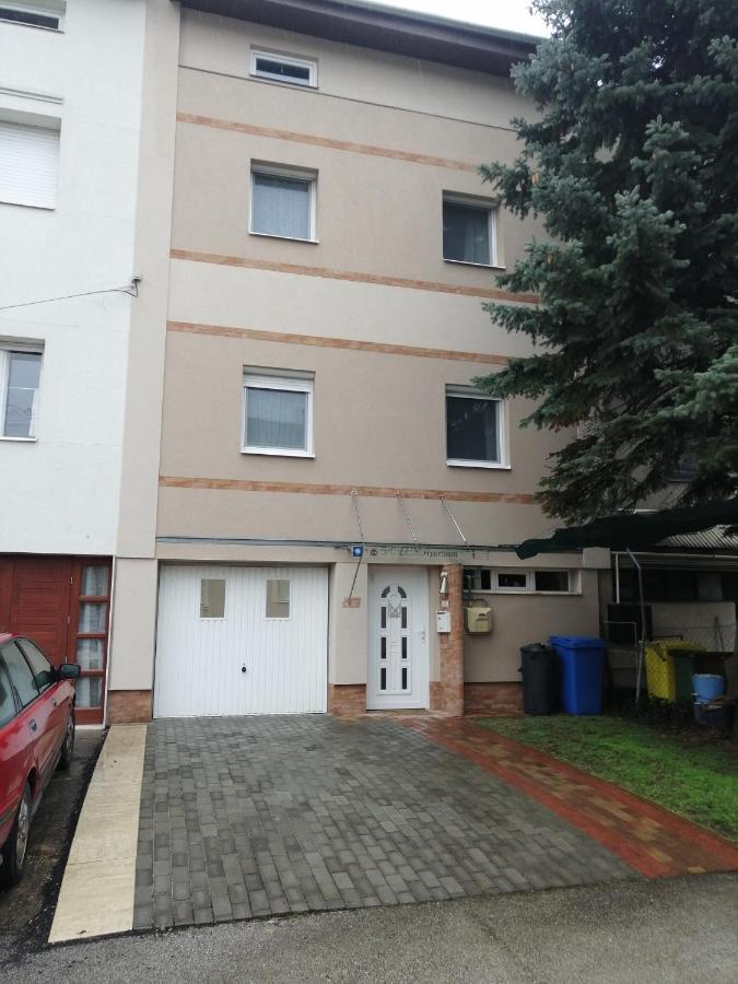 Lux Apartman Balatonfured Bagian luar foto