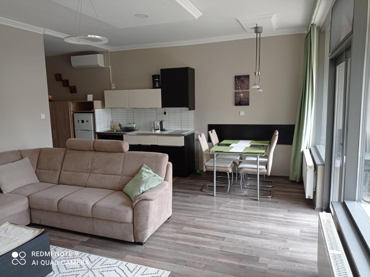 Lux Apartman Balatonfured Bagian luar foto
