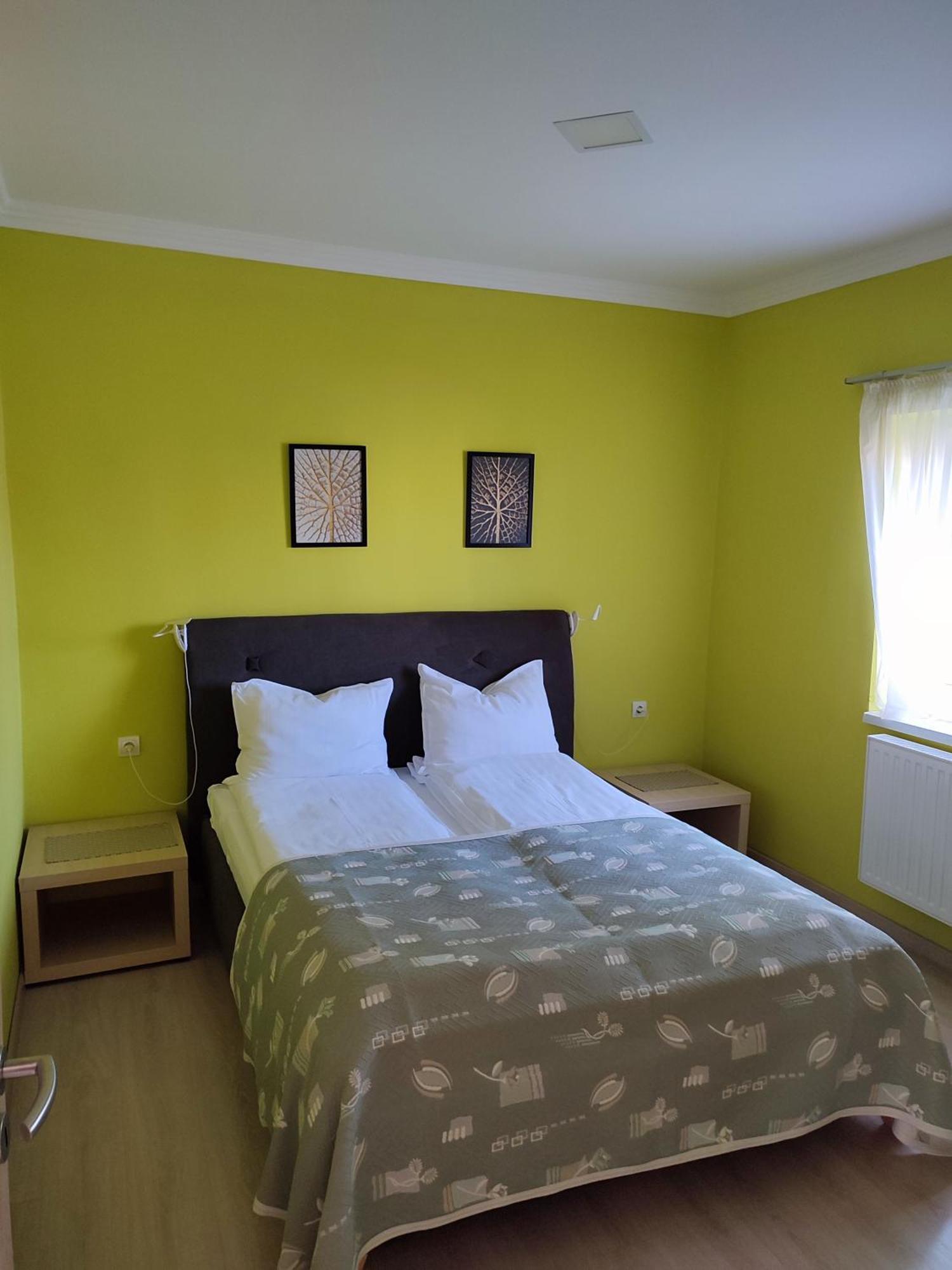 Lux Apartman Balatonfured Bagian luar foto