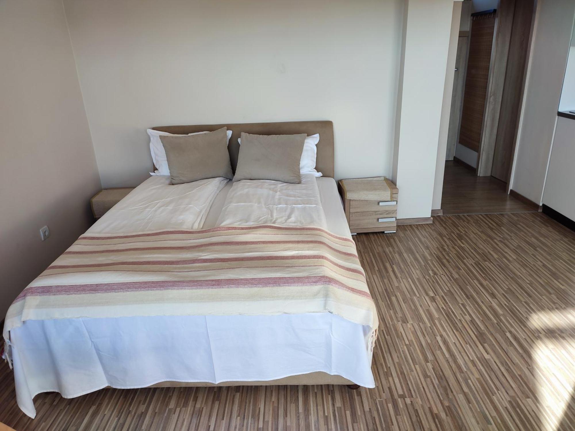 Lux Apartman Balatonfured Bagian luar foto
