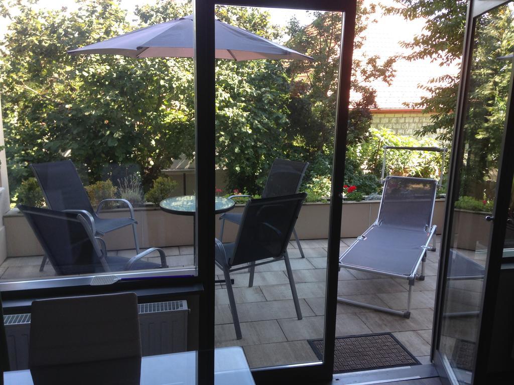 Lux Apartman Balatonfured Bagian luar foto