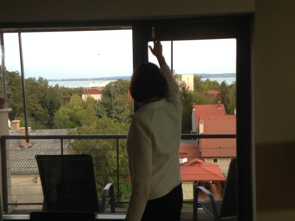 Lux Apartman Balatonfured Bagian luar foto
