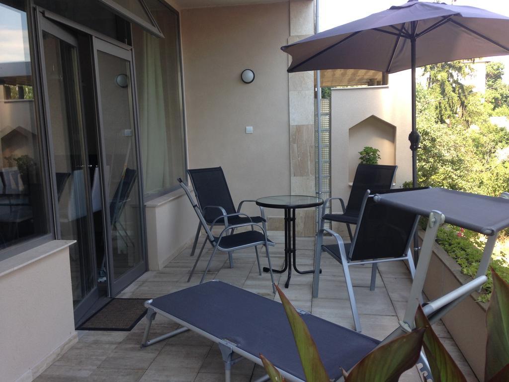 Lux Apartman Balatonfured Bagian luar foto