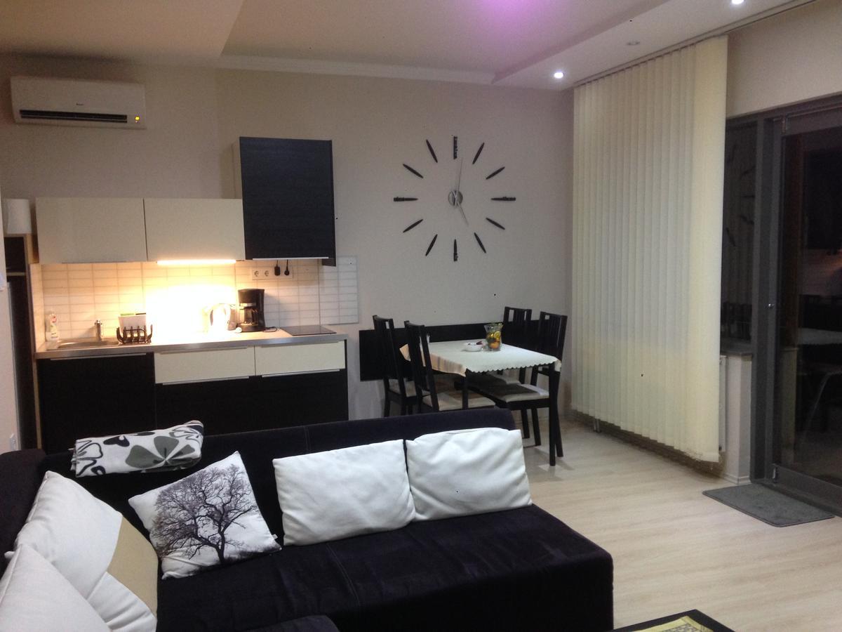 Lux Apartman Balatonfured Bagian luar foto